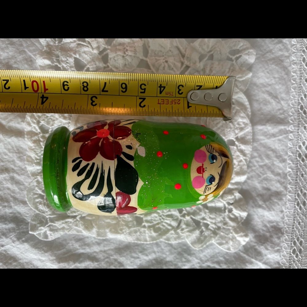*SOLD* Vintage Russian nesting dolls. - Picture 2 of 3